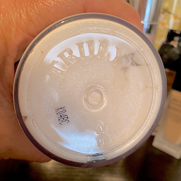 Truly VANILLA baby 🌟🌟 shimmer body butter EUC 6.7 oz - Picture 12 of 16